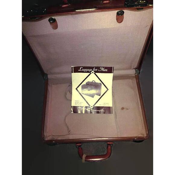 Pair suitcases cow hide leather by Diamond Leathercraft - Picture 5 of 5